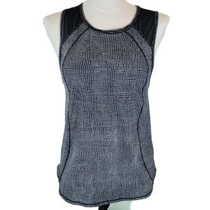 Lululemon Mesh Detail Sculpt‎ Tank Top Black White Geometric Pattern. Size 6.